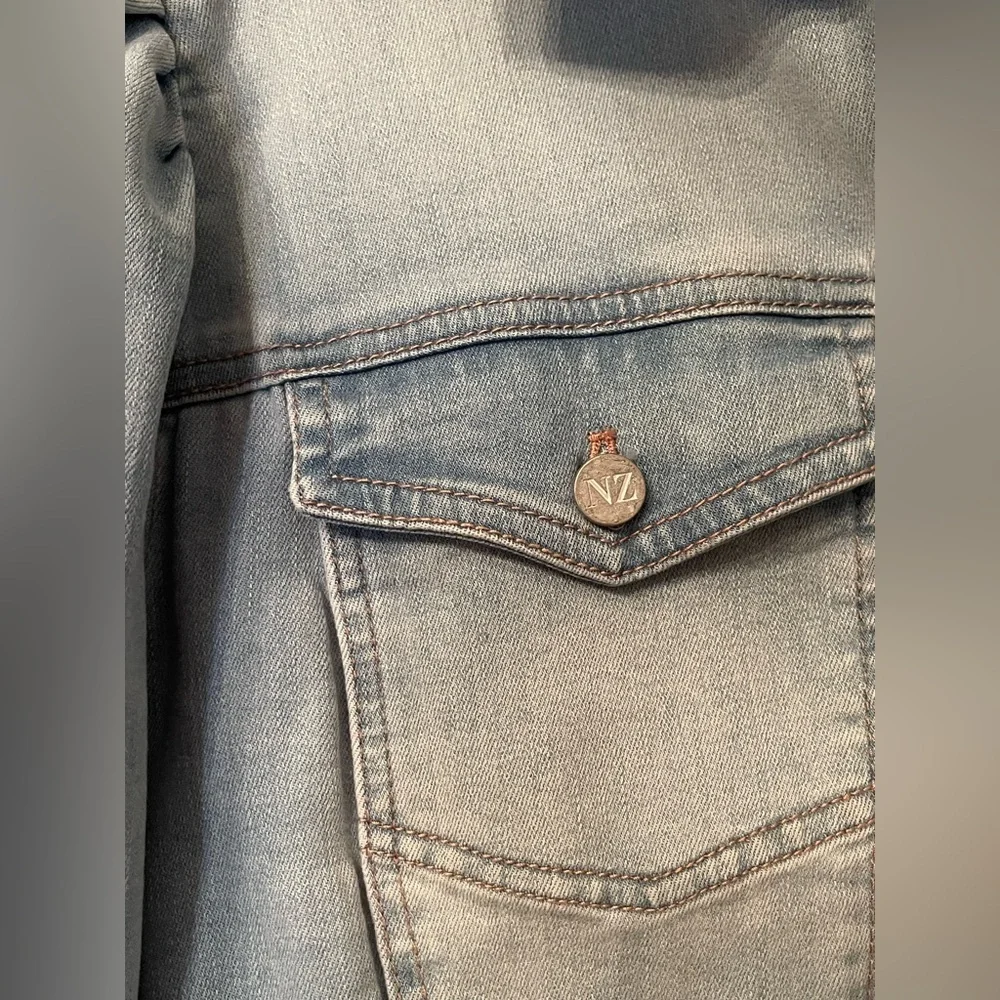 NIC+ZOE Denim Jacket 1X Light Blue Stretch Femme Girly Details - Picture 3 of 10